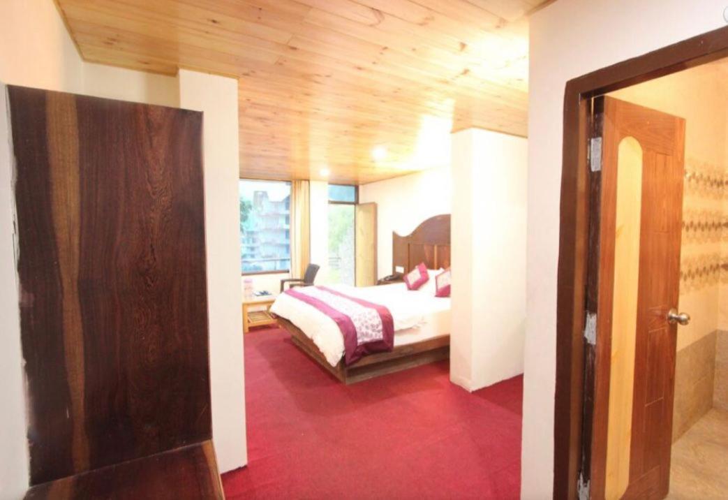 Hotel Devlok Inn Manāli エクステリア 写真